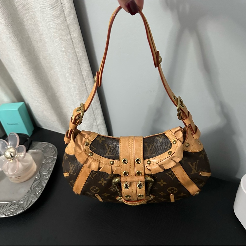 Louis Vuitton Leonor Limited Edition Monogram Canvas Ruffle Y2K Shoulder Bag - Picture 2 of 16